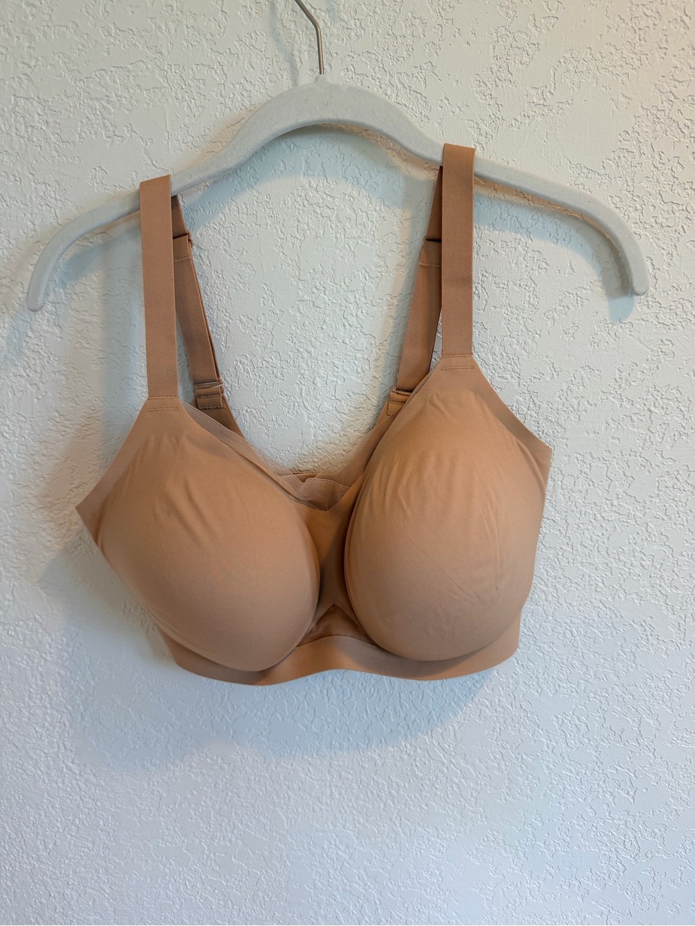 (SHELL) Two Honeylove Bras - One NWT and One in good condition